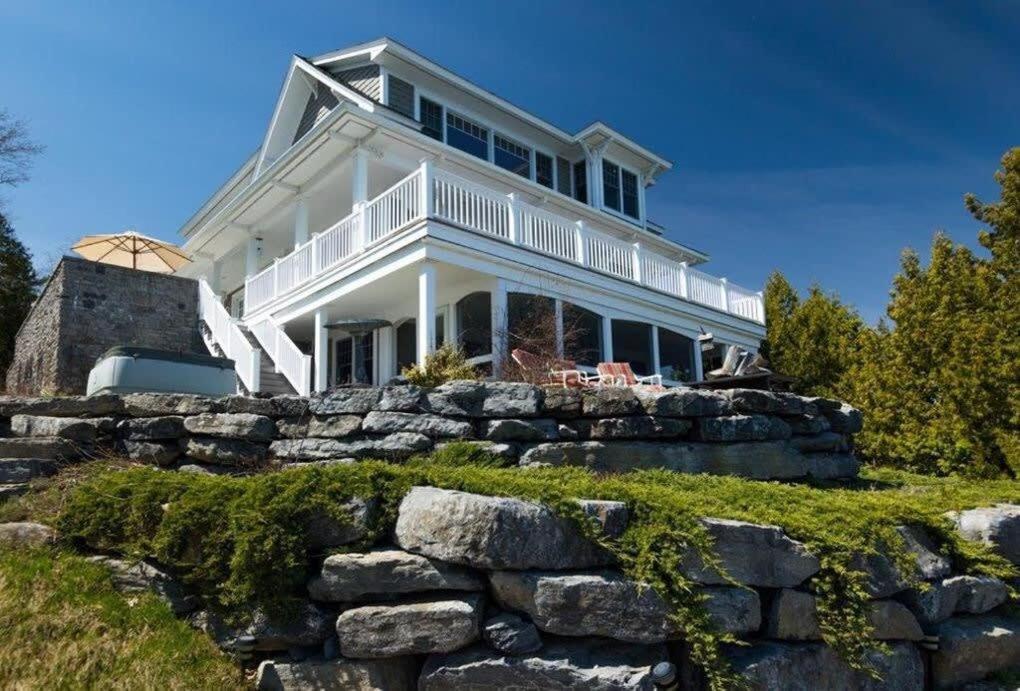 Loza House Coastal Design Unit With Lake & Mountain Views Платтсбург Экстерьер фото